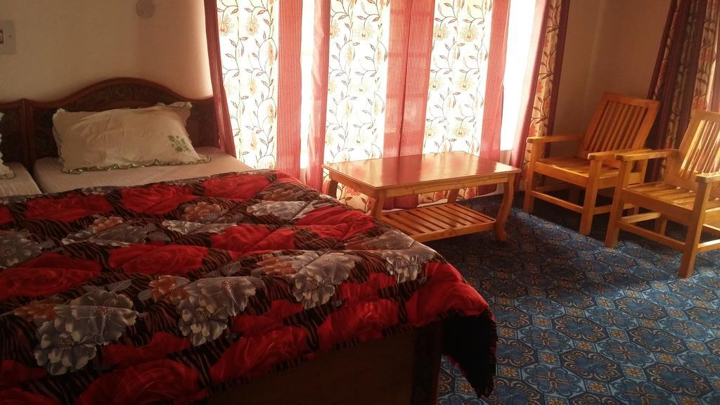 Ldumra Oasis Hotel Hundar ภายนอก รูปภาพ