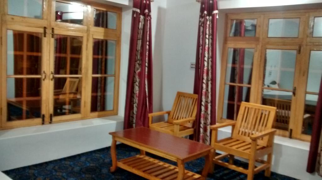 Ldumra Oasis Hotel Hundar ภายนอก รูปภาพ