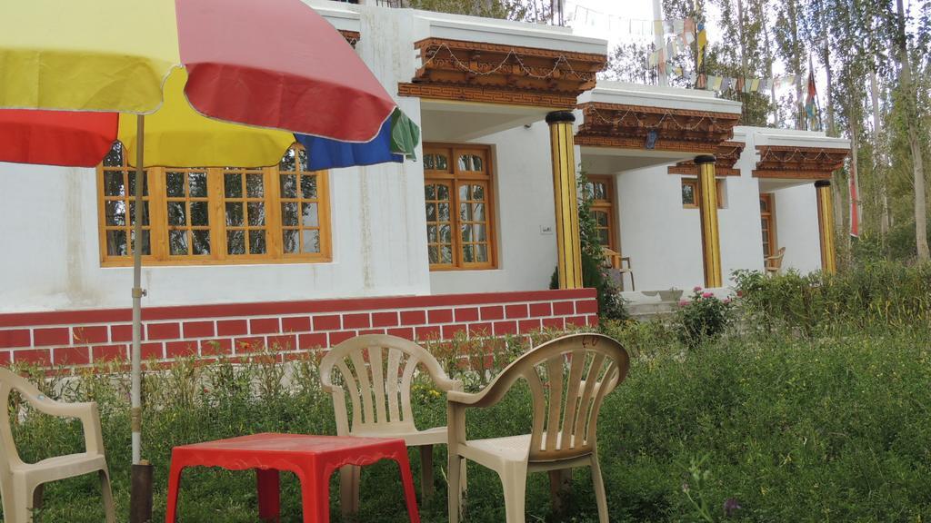 Ldumra Oasis Hotel Hundar ภายนอก รูปภาพ