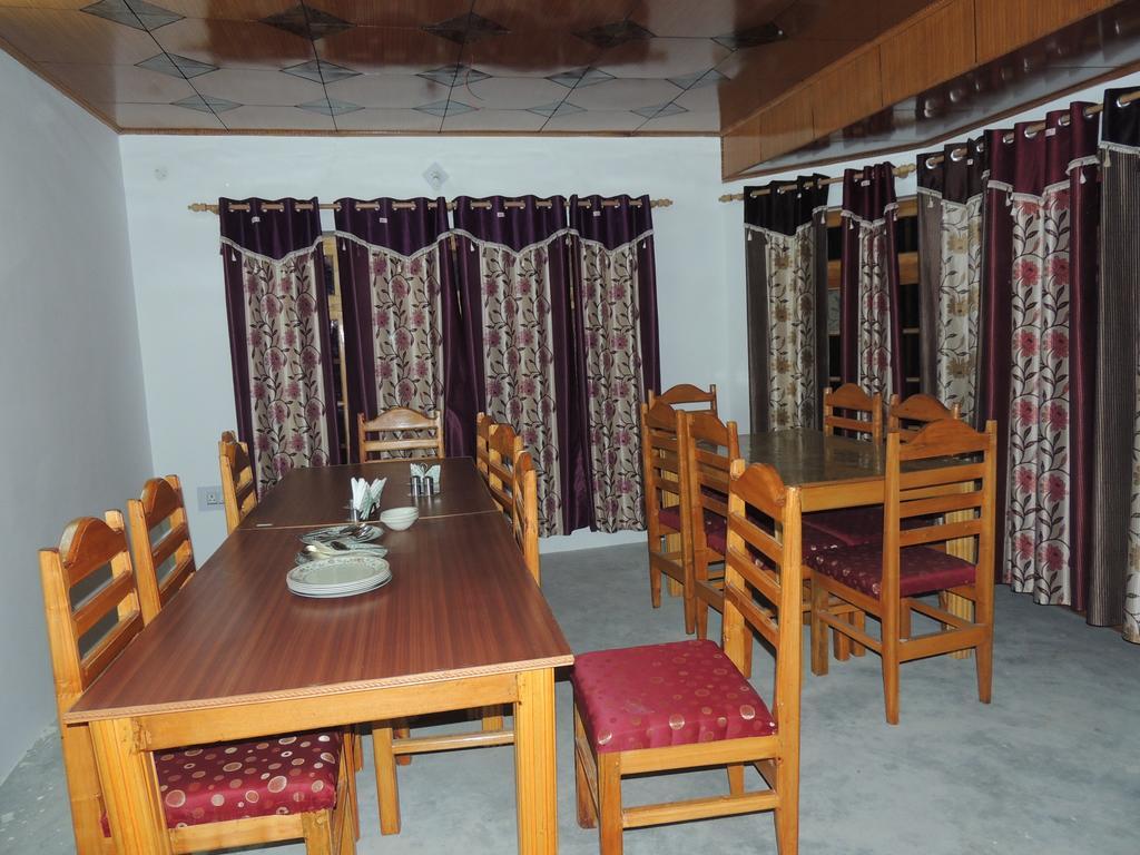 Ldumra Oasis Hotel Hundar ภายนอก รูปภาพ